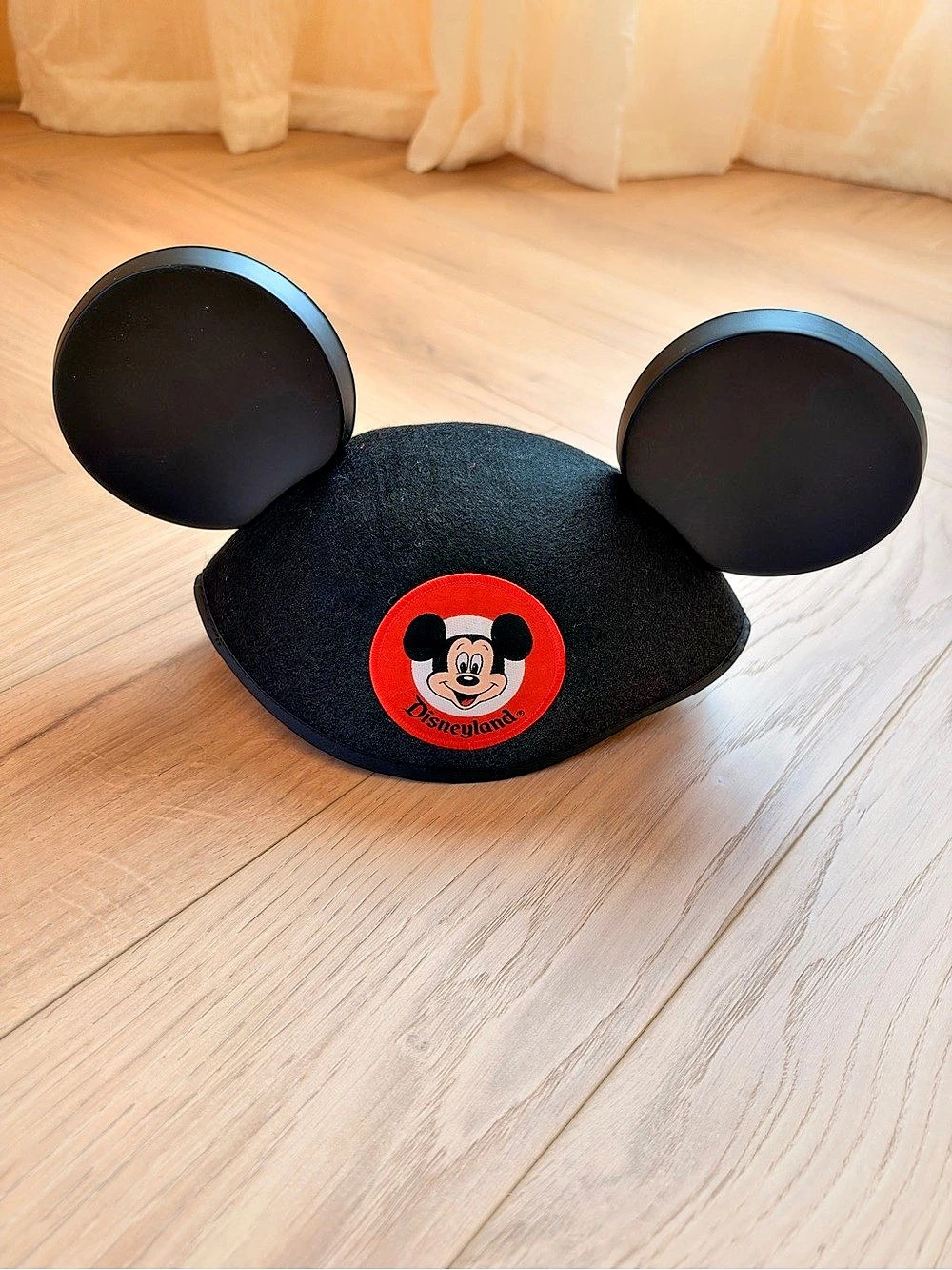 Disney Mickey Mouse Ears Hat Black & Red Like New